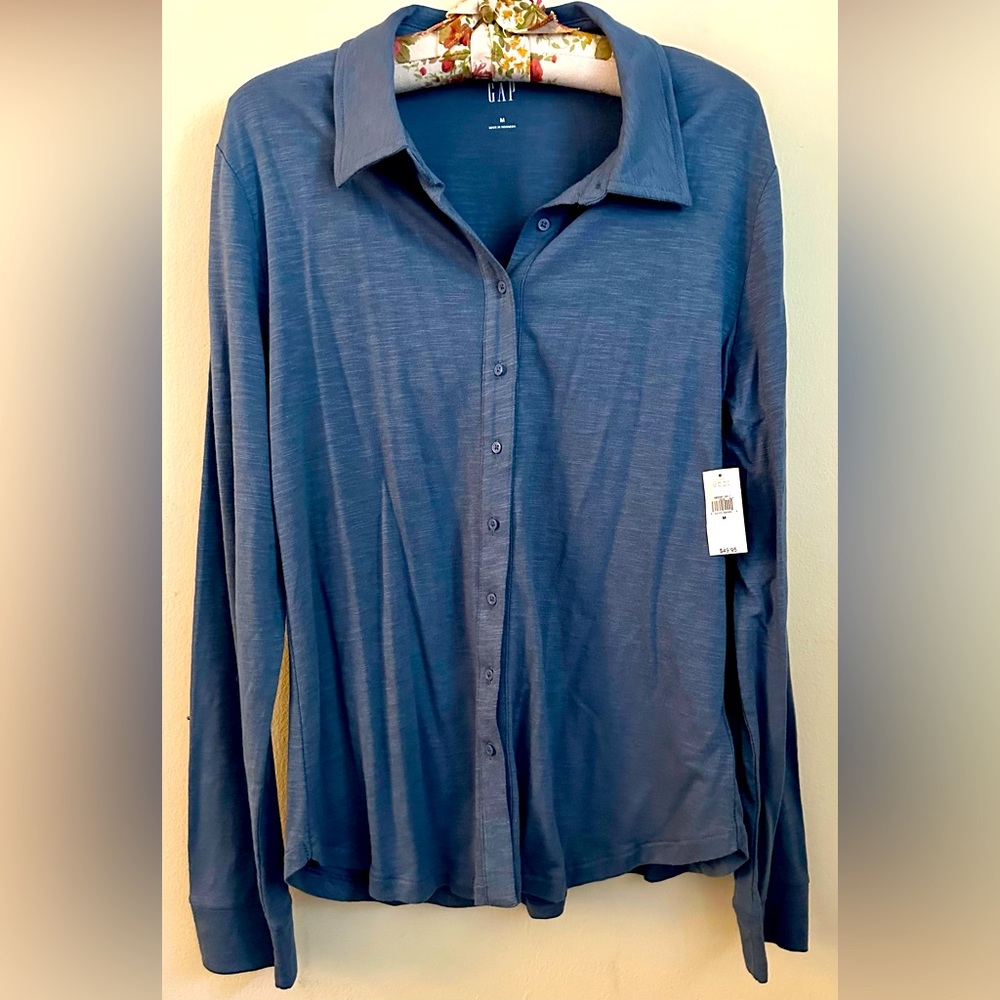 NWT GAP Blue button down casual shirt